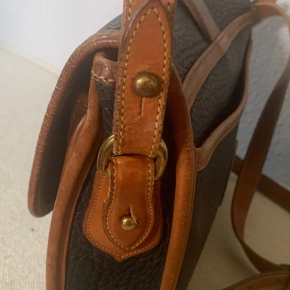 Vintage Dooney & Bourke Black and Brown Leather Crossbody Bag - Picture 13 of 16